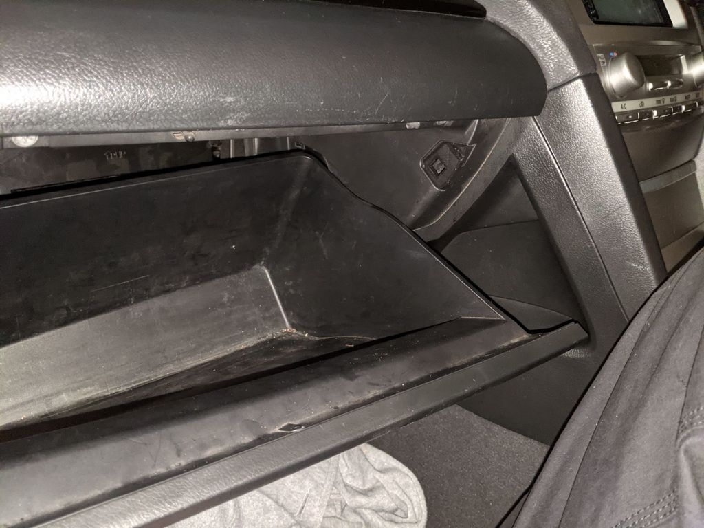 Glovebox Latch Clips – 2006 Toyota Camry