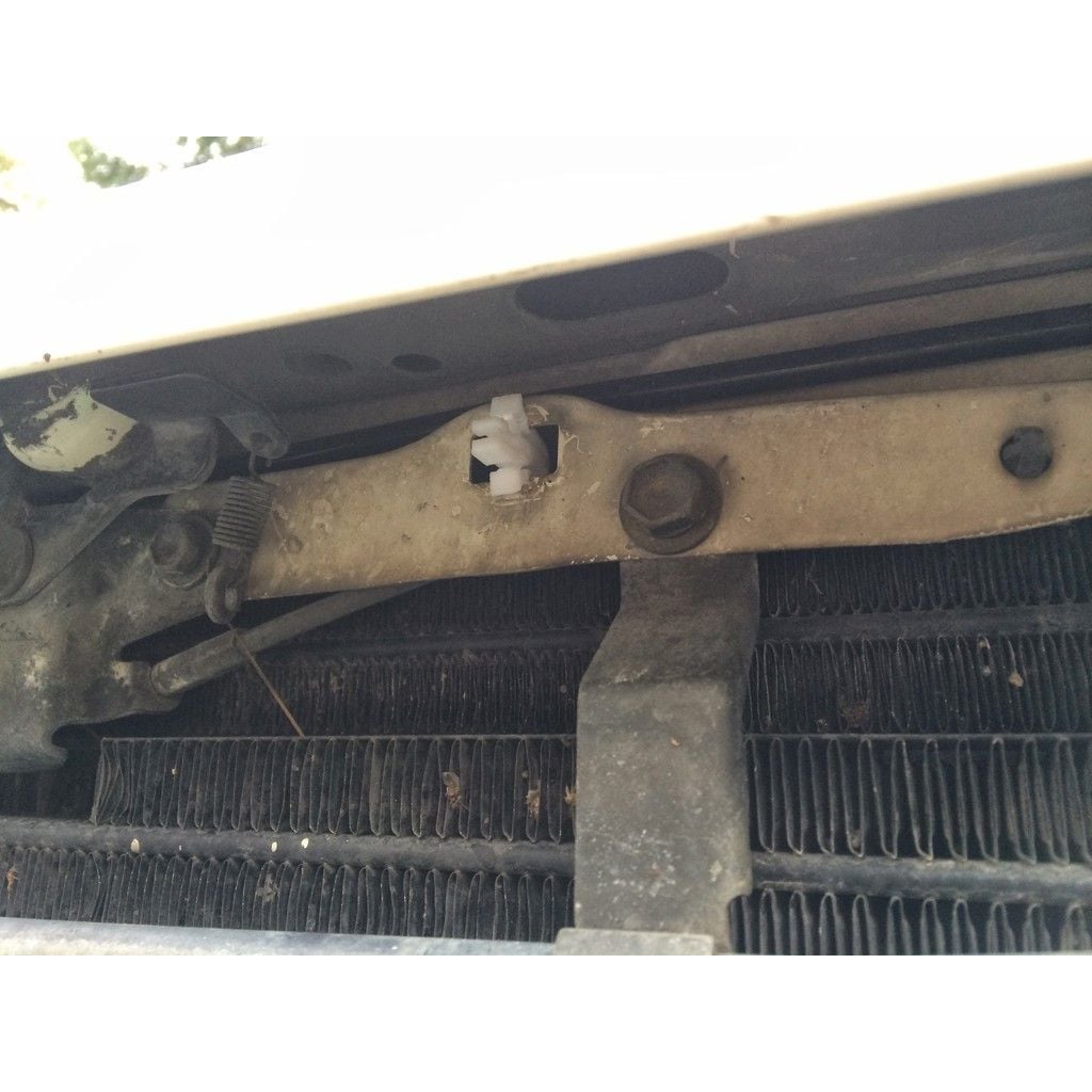 Grille Clip – 1987 Toyota 4runner N60