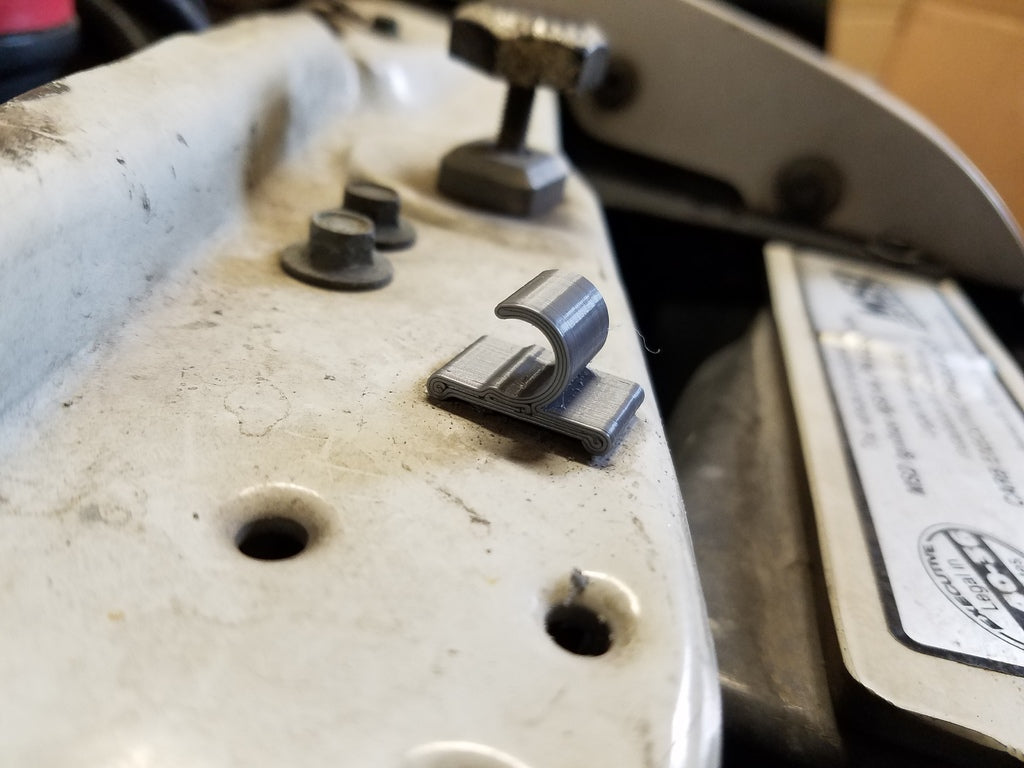 Hood Prop Retaining Clip – 1979-1993 Ford Mustang Fox Body