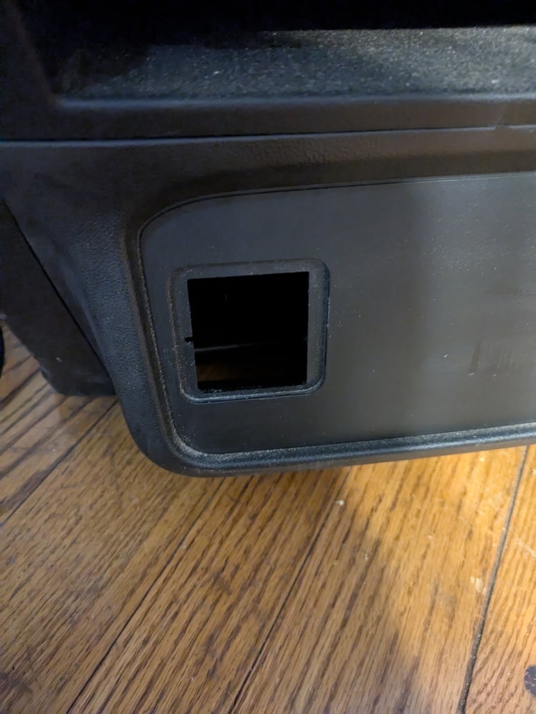 Jump Seat Rear Vent Plug – 2020 Chevrolet Silverado