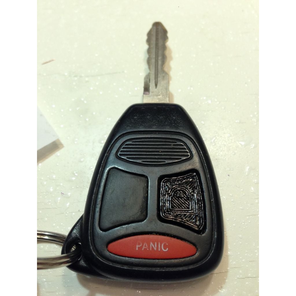 Key Fob Remote Button – 2005-2006 Dodge Magnum