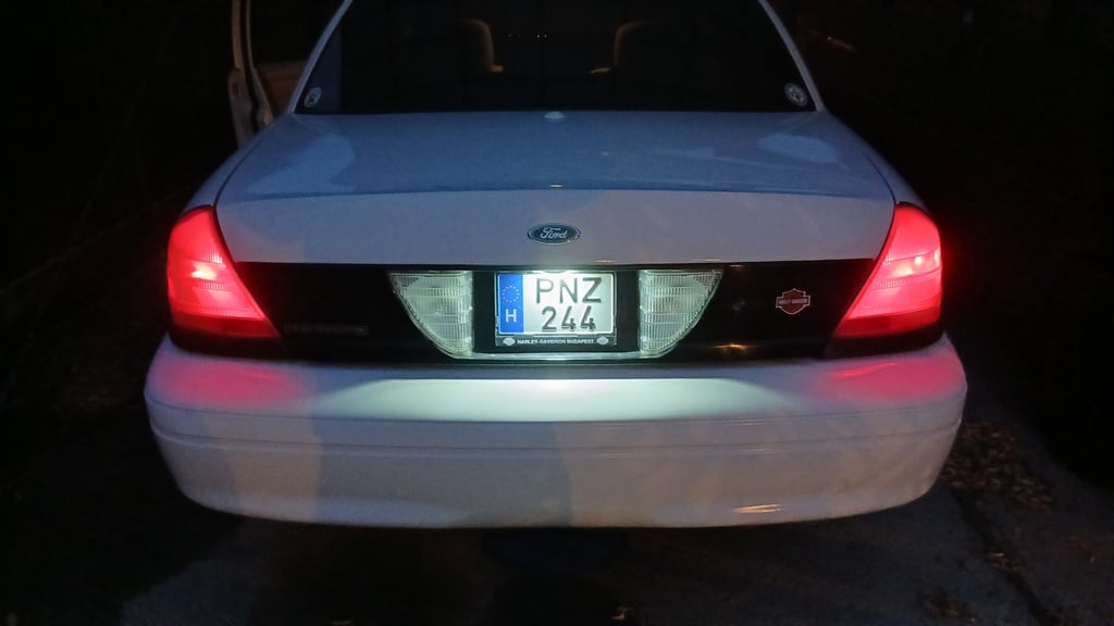Led License Plate Light Adapter – 2003 Ford Crown Victoria