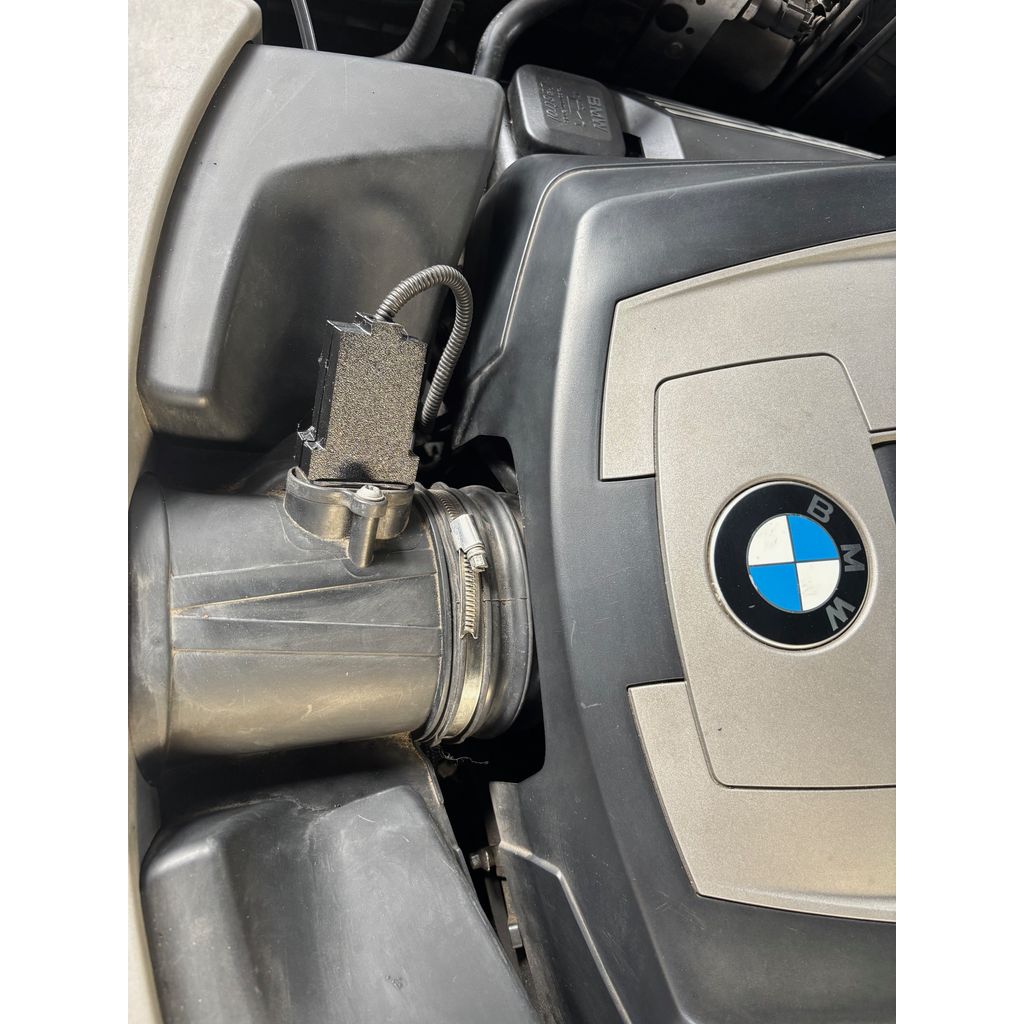 Mass Air Flow Sensor Connector Dust Cover – 2002-2008 Bmw 7 Series E66