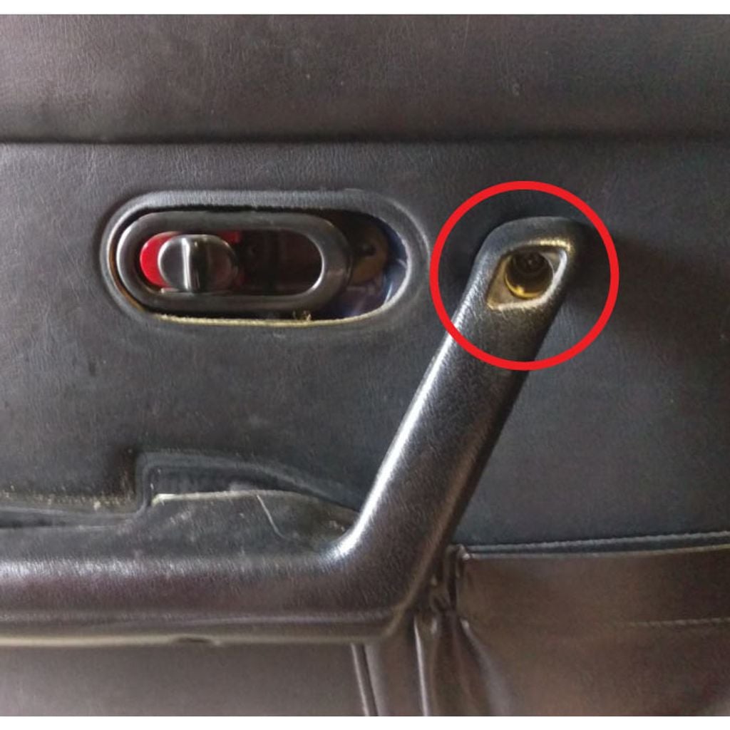 Miata Arm Rest Door Handle Plug – 1989 Mazda Mx-5 Miata