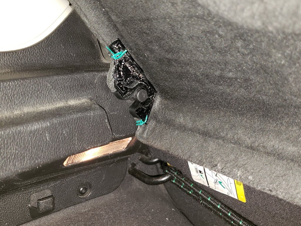 Parcel Shelf Latch – 2012 Ford Focus MK3