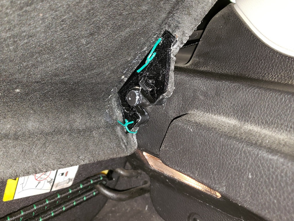 Parcel Shelf Latch – 2012 Ford Focus MK3