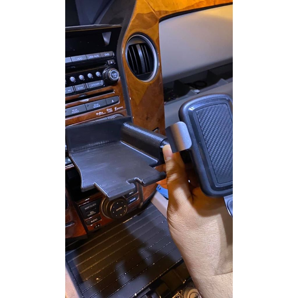 Phone Holder And Charger – 2013 Honda Pilot
