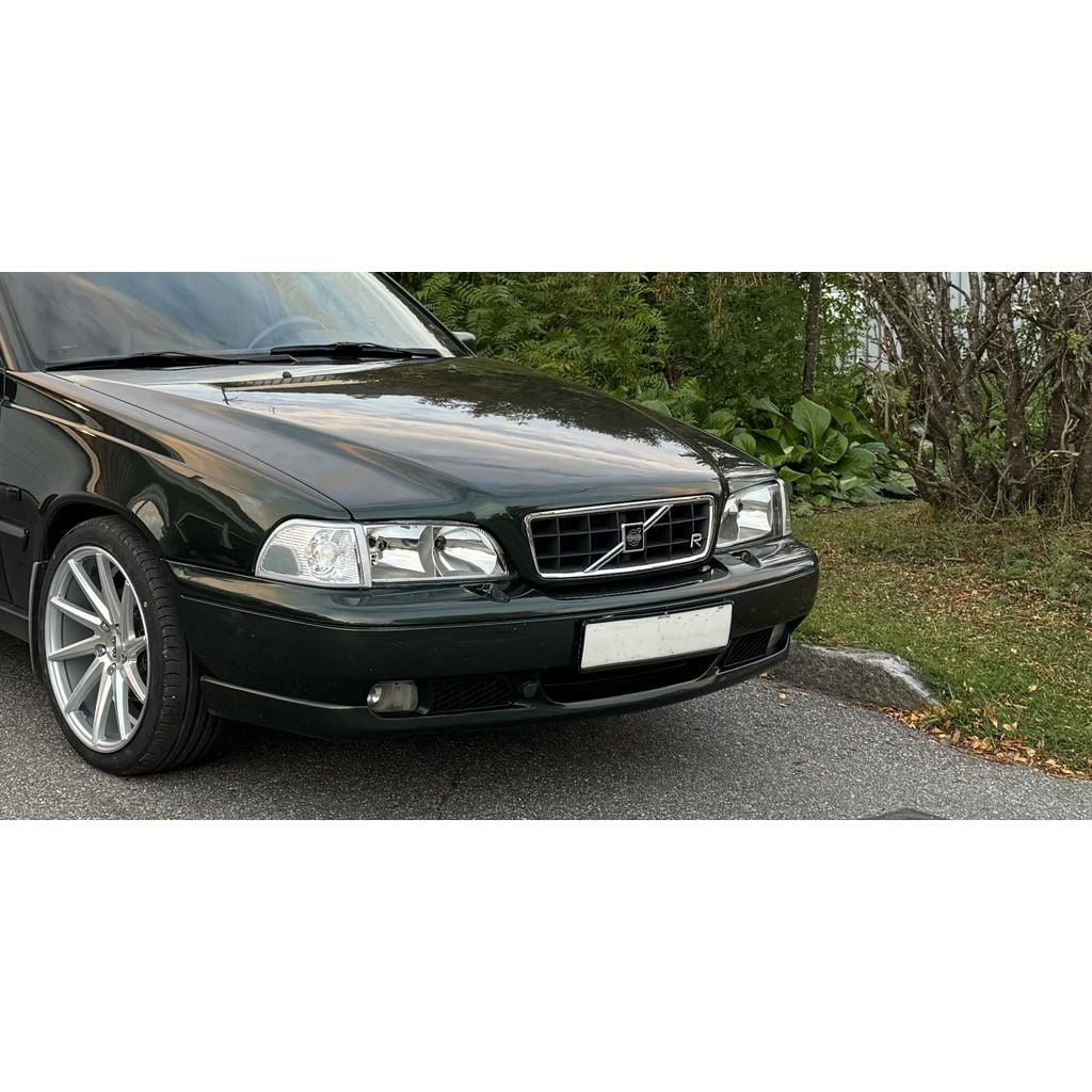 R Emblem Holder For Xc-grill – 1997-2000 Volvo V70 (R)