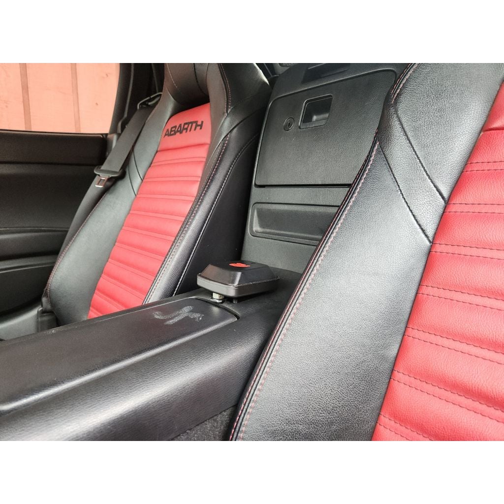 Racebox Mini Cupholder Mount – 2016 Fiat 124 Spider ND (Abarth)