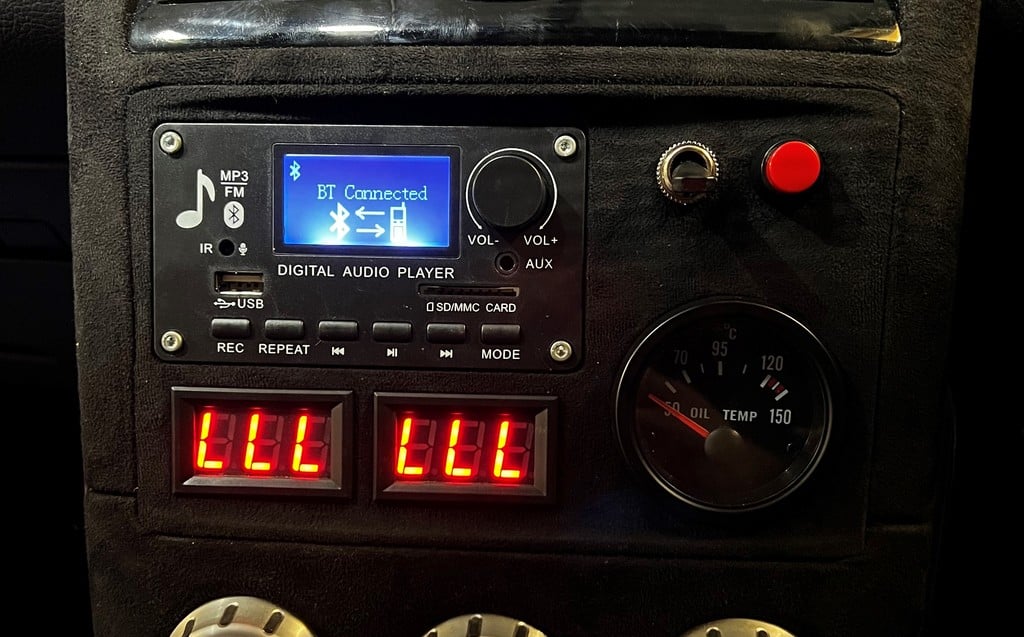 Radio Bezel – 2005 Nissan 350z
