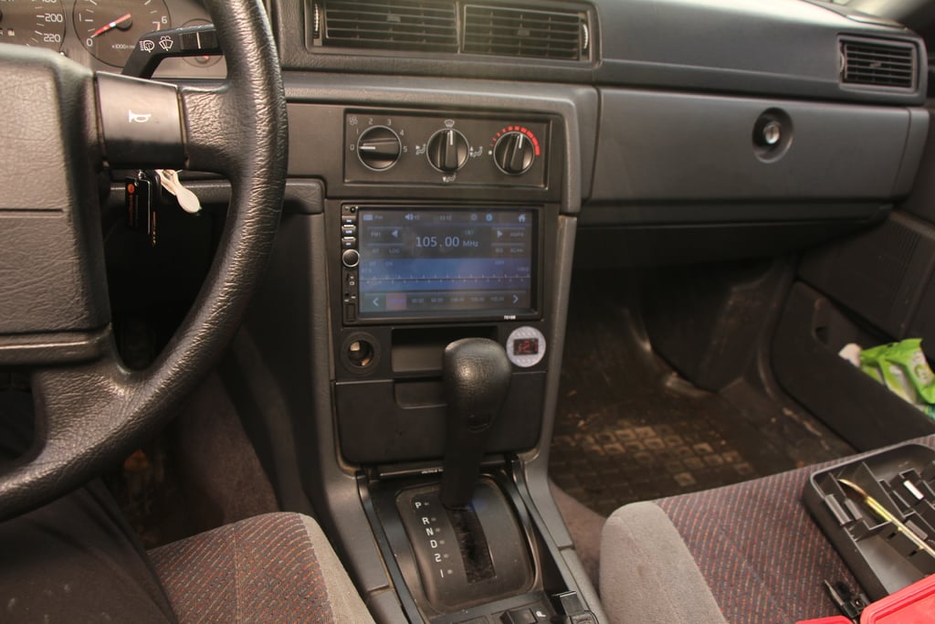 Radio Frame – 1992 Volvo 940