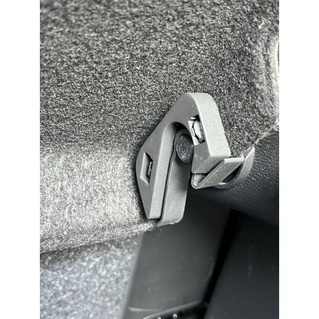 Rear Shelf Hinge Axe De Maintien De Plage Arrière – 2018-2026 Volvo Xc40