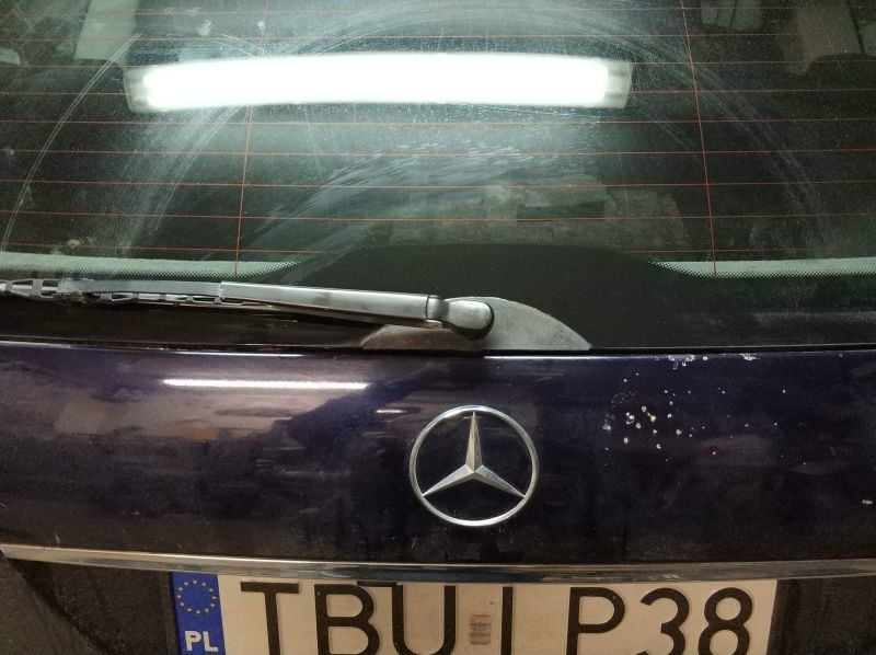 Rear Wiper Window Cover – 2005 Mercedes W211