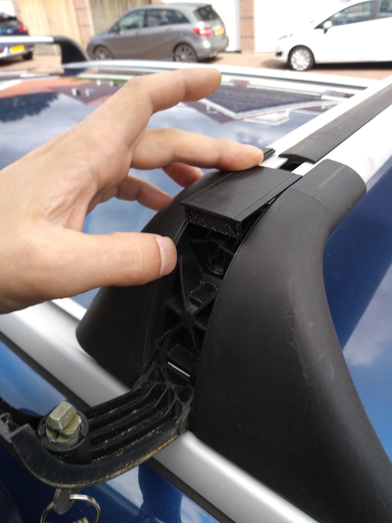 Roof Rail C-track Screw Cover – 2007 Ford Focus MK2 (Fase 1)