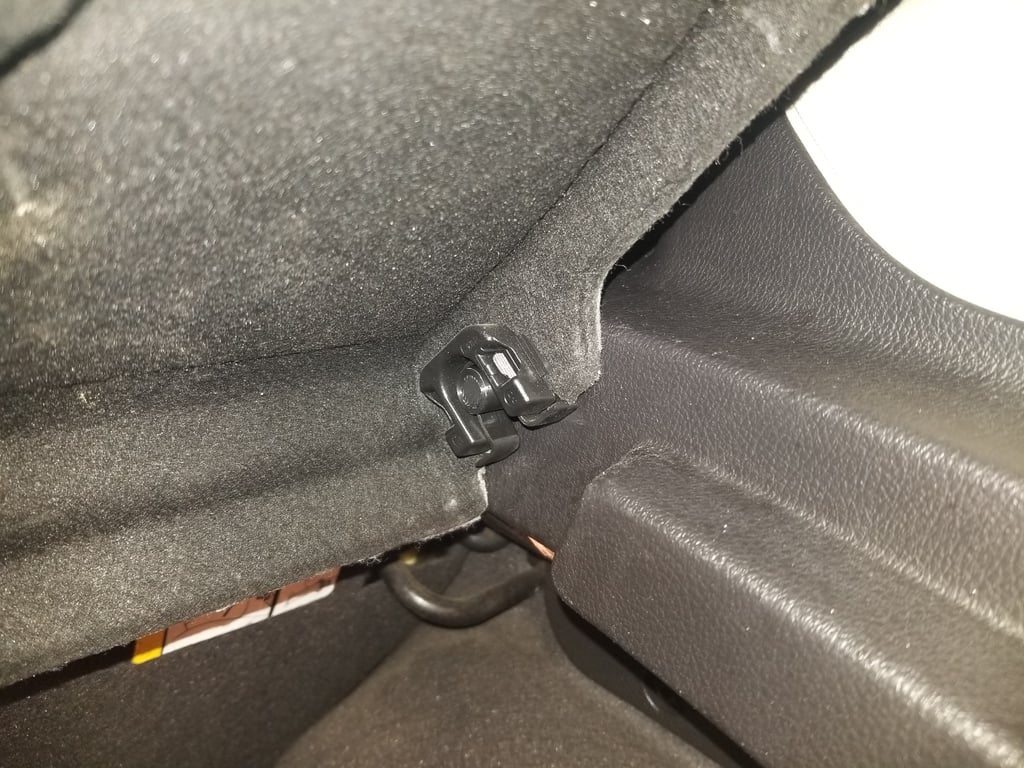 Security Shade Hinge Pin – 2013 Ford Focus MK3 (Hatchback)