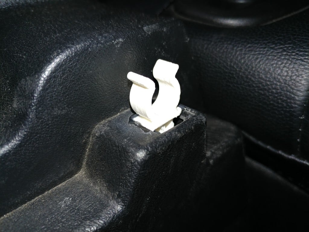 Shelf Clip – 2004 Hyundai Tiburon