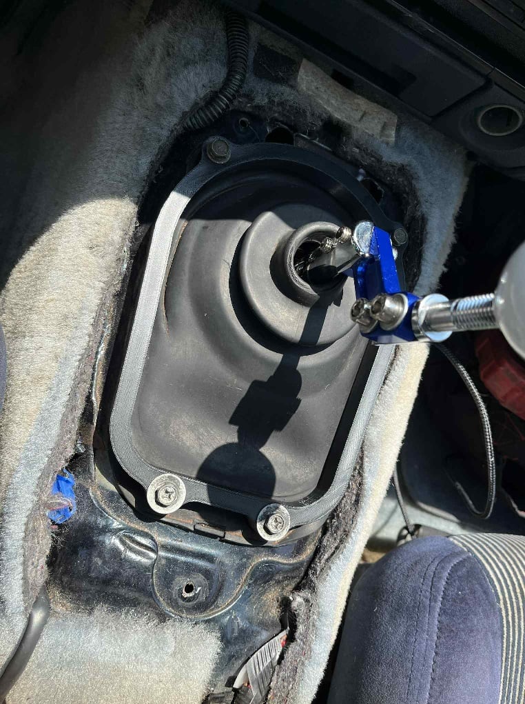Shift Boot Retaining Bracket – 1984-1989 Nissan 300zx Z31