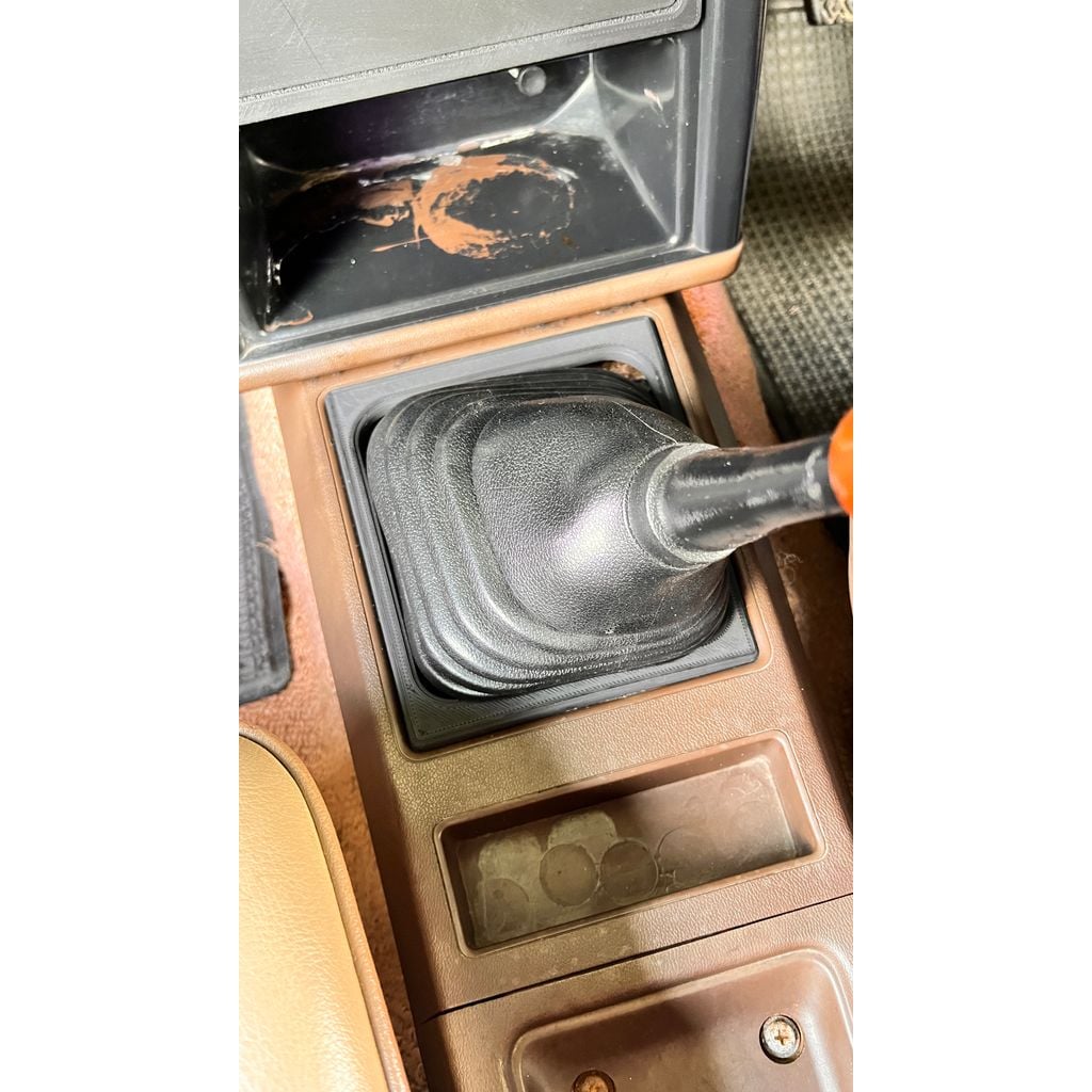 Shifter Cover Frame – 1985-1987 Toyota Corolla KE70 (KE70 GL)