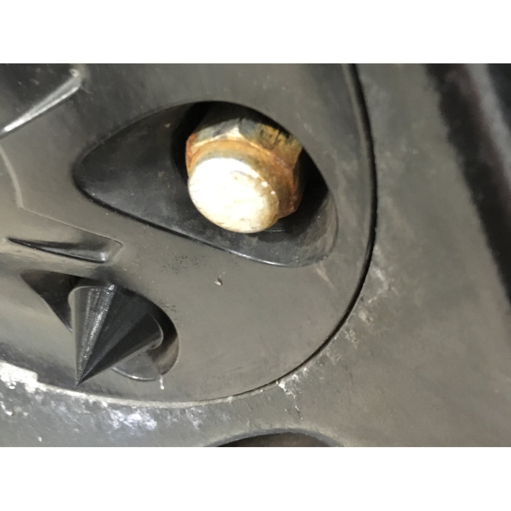Spiked Lug Nut Caps – 2001 Toyota Tundra 1st Generation