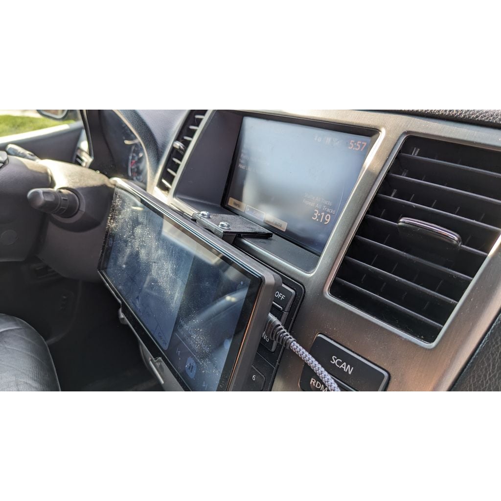 Stereo Dash Mount – 2013 Nissan Armada