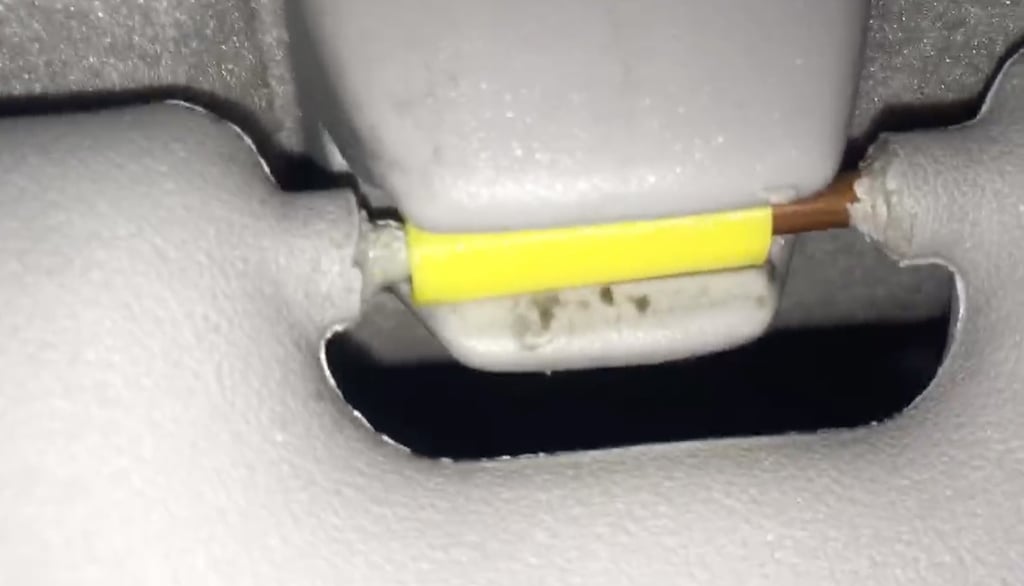 Sun Visor Support – 1998 Ford Focus