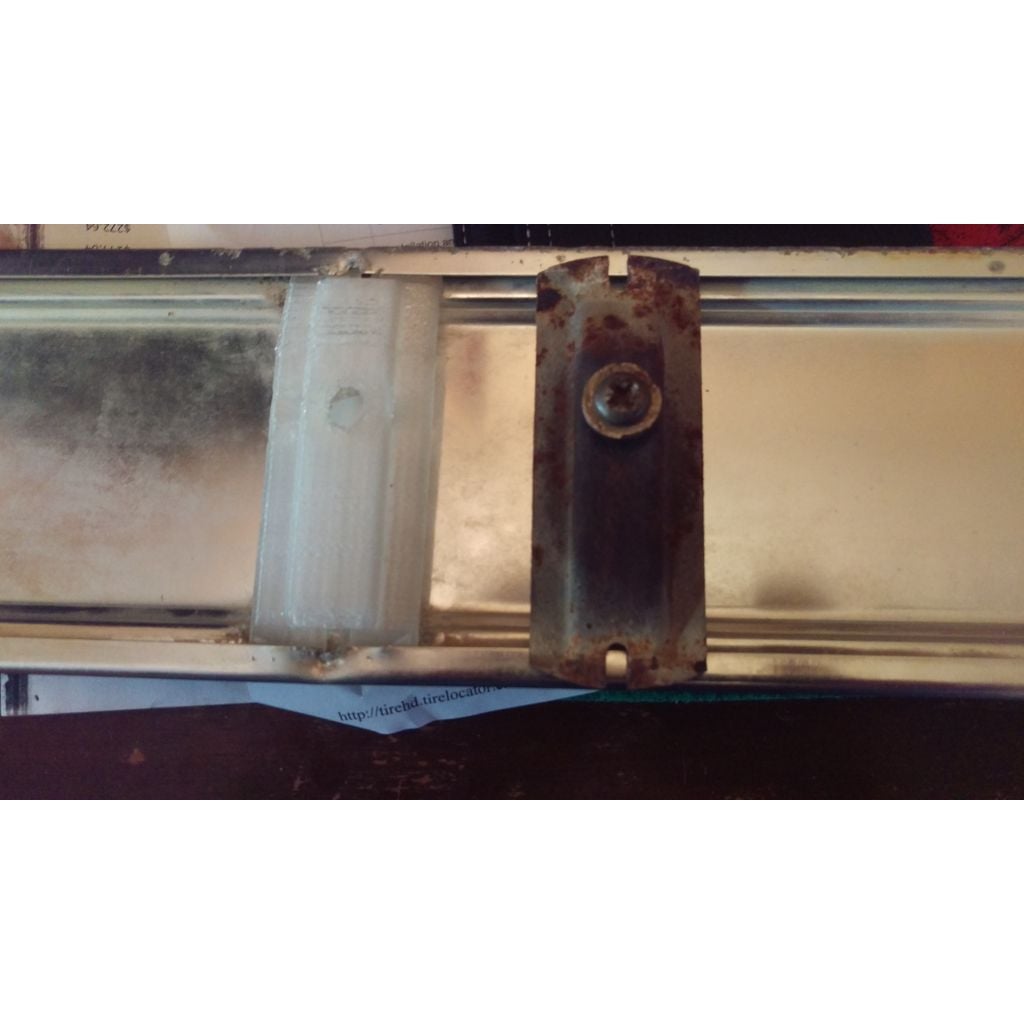 Tailgate Trim Clip – 1973-1987 Chevrolet/gmc C10/c15