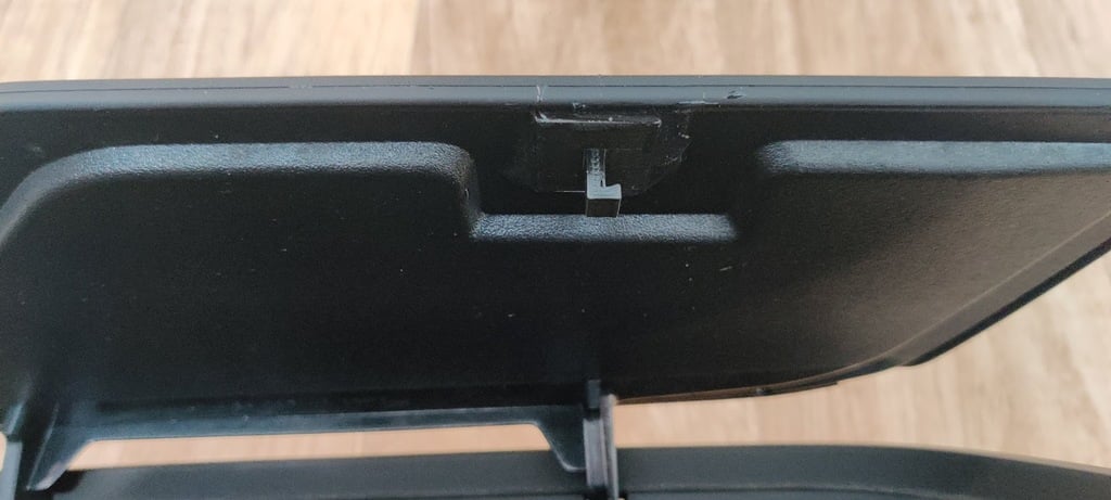 Top Storage Latch – 2005 Ford Focus