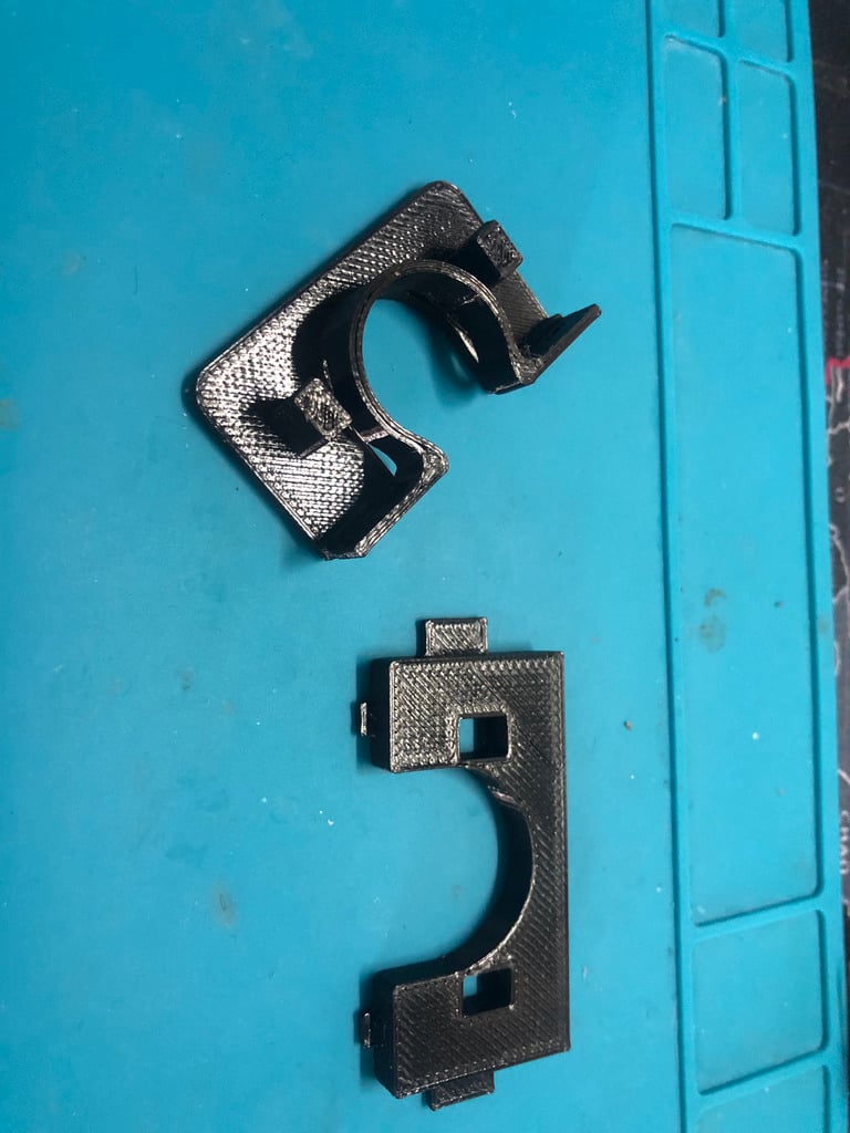 Trunk Cover Attachment – 2013 Kia Rio