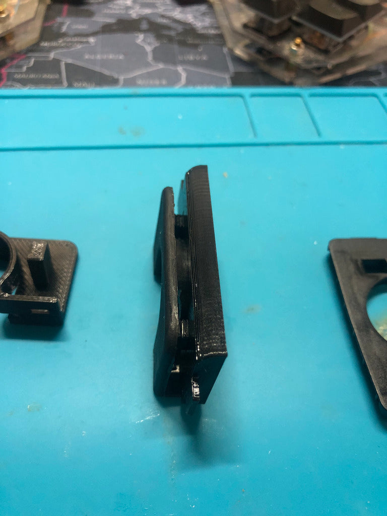 Trunk Cover Attachment – 2013 Kia Rio