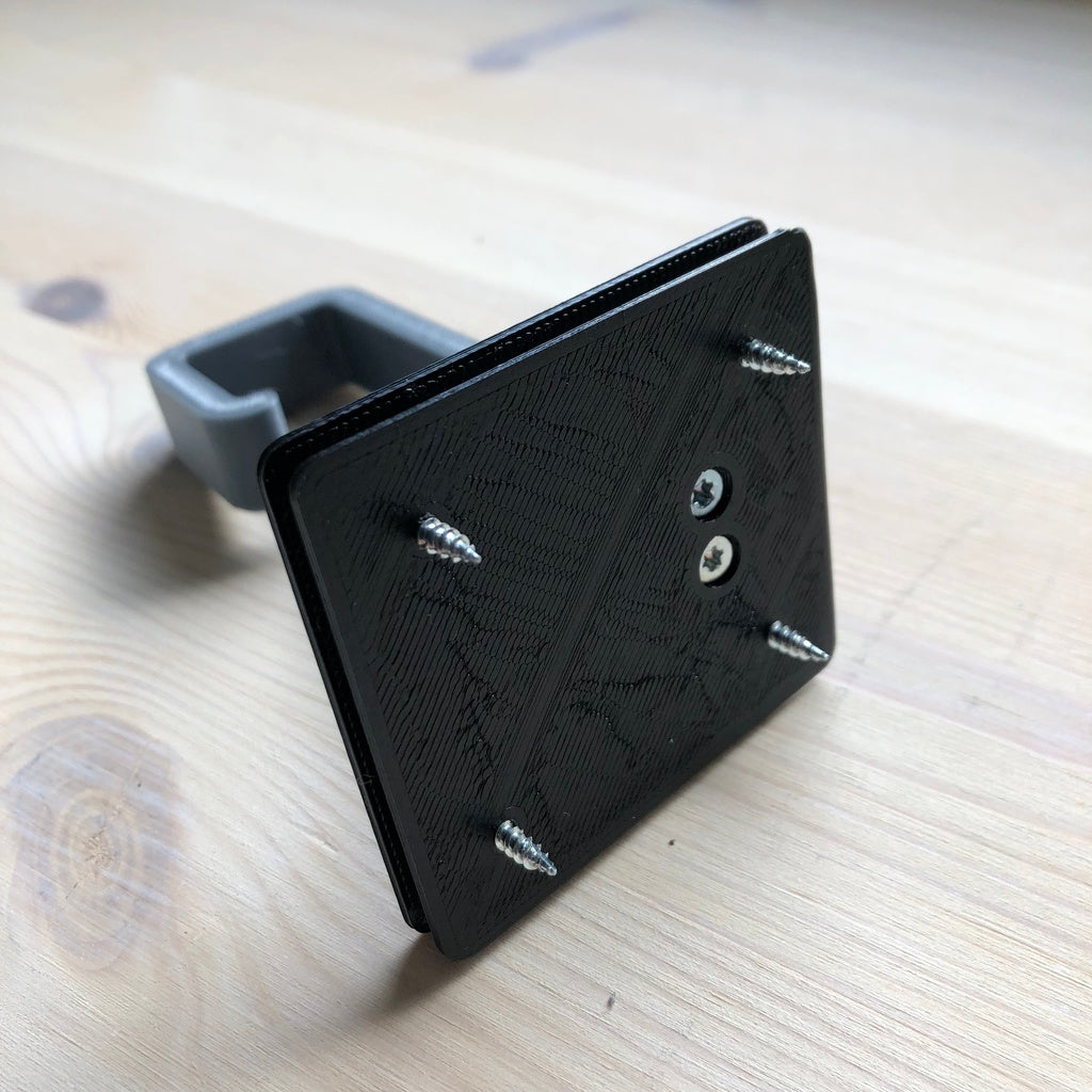 Trunk Hook – 2013 Volvo V40
