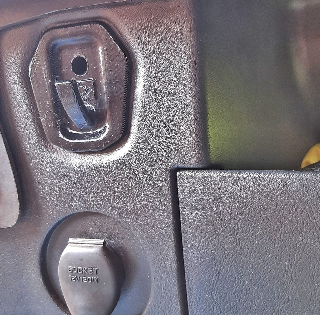 Trunk Hook – 2000 Mitsubishi Pajero Io