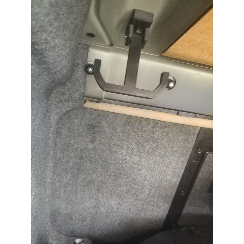 Trunk Hook For Saloon – 1997-2012 Saab 9-5