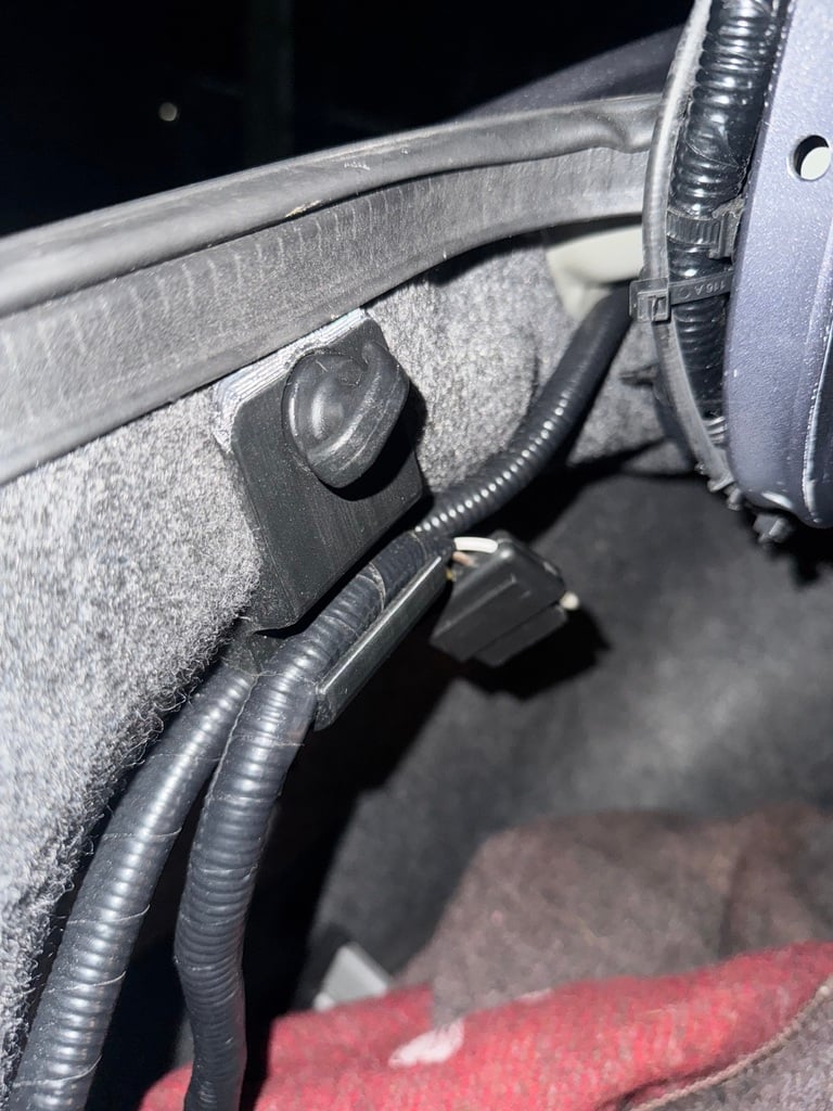 Trunk Trailer Wire Bracket – 2013 Honda Accord