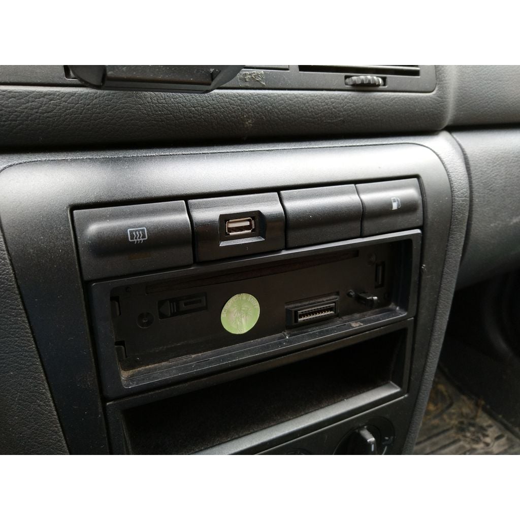 Usb Charger Button Panel Replacement – 1996-2010 Škoda Octavia 1U