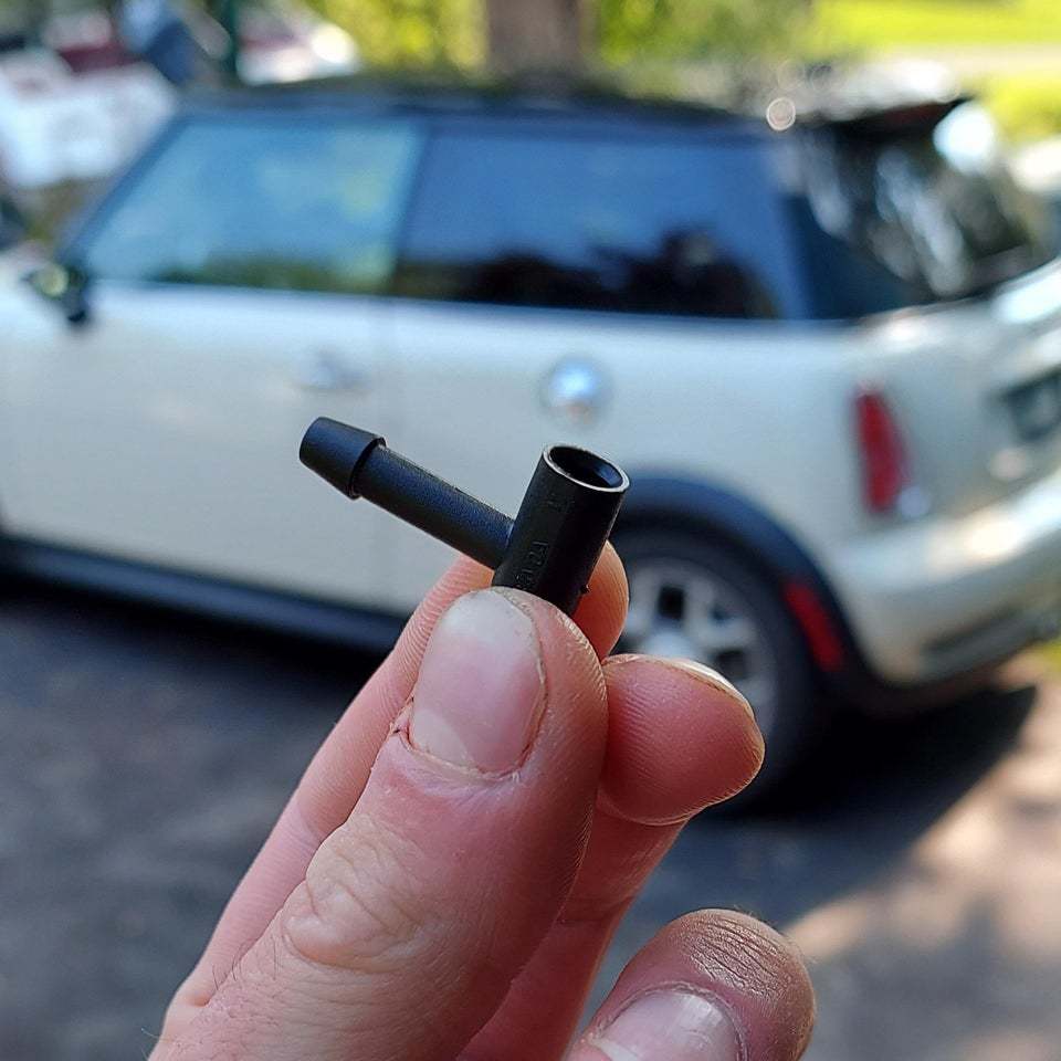 Washer Nozzle Angle Piece – 2002-2006 Mini Cooper R53 (S)