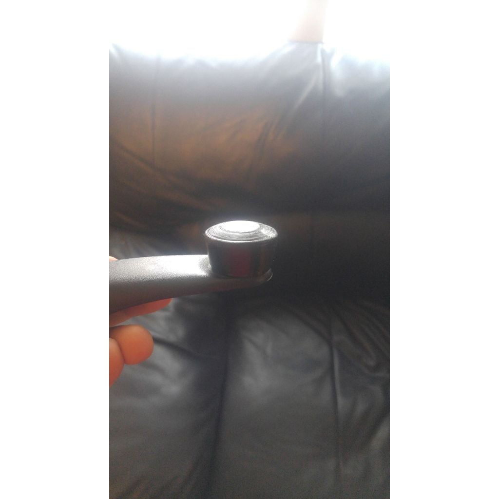 Window Crank Knob – 1997 Pontiac Firebird
